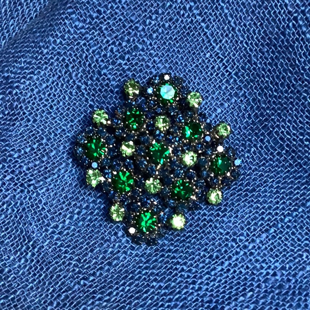 😍Green Jew,ed Vintage Brooch😍